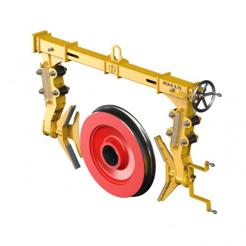 Self-centering maneuvering clamp for wheels HCA-E